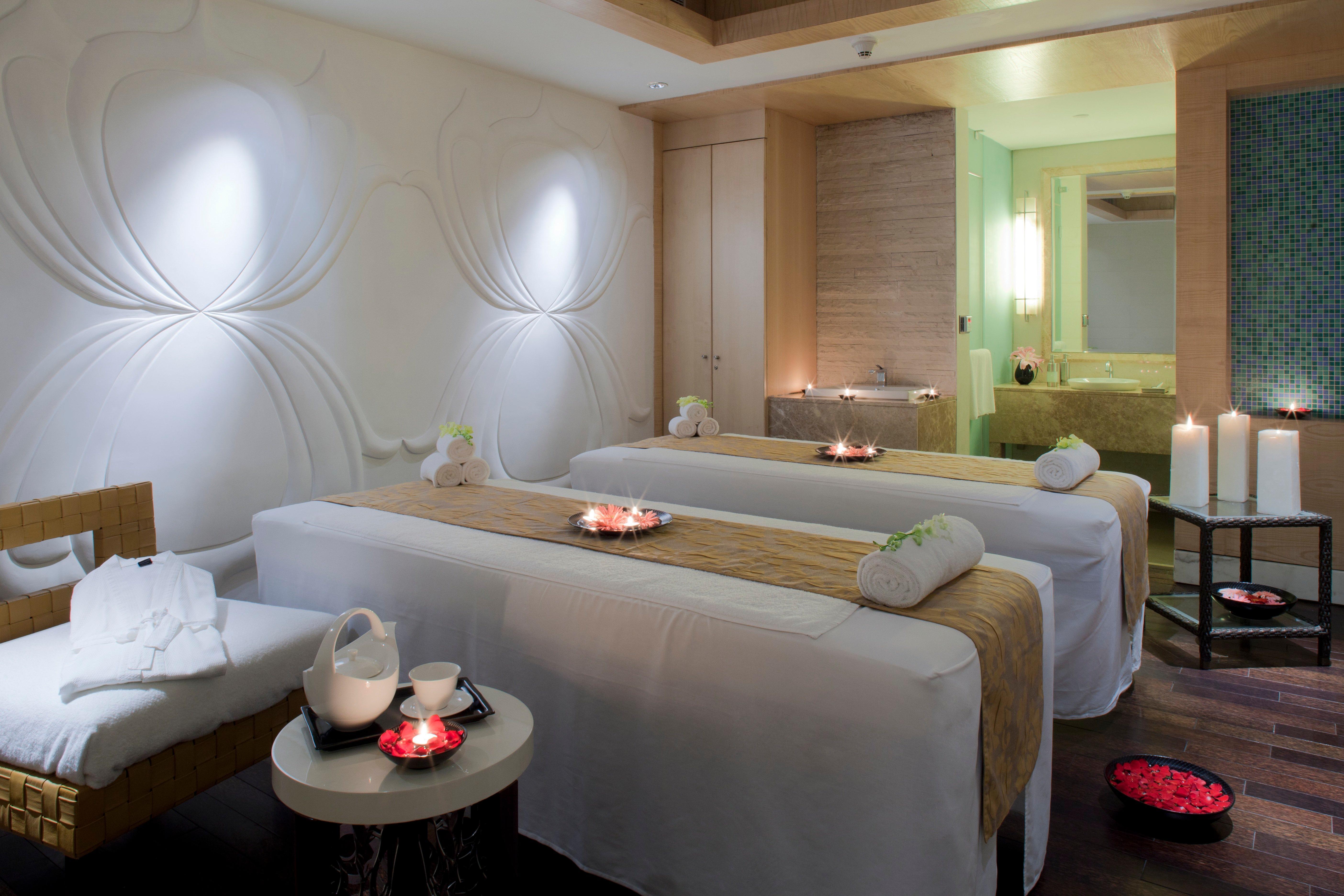 Hotel Crowne Plaza New Delhi Okhla By Ihg Esterno foto Spa at The Oberoi, Mumbai