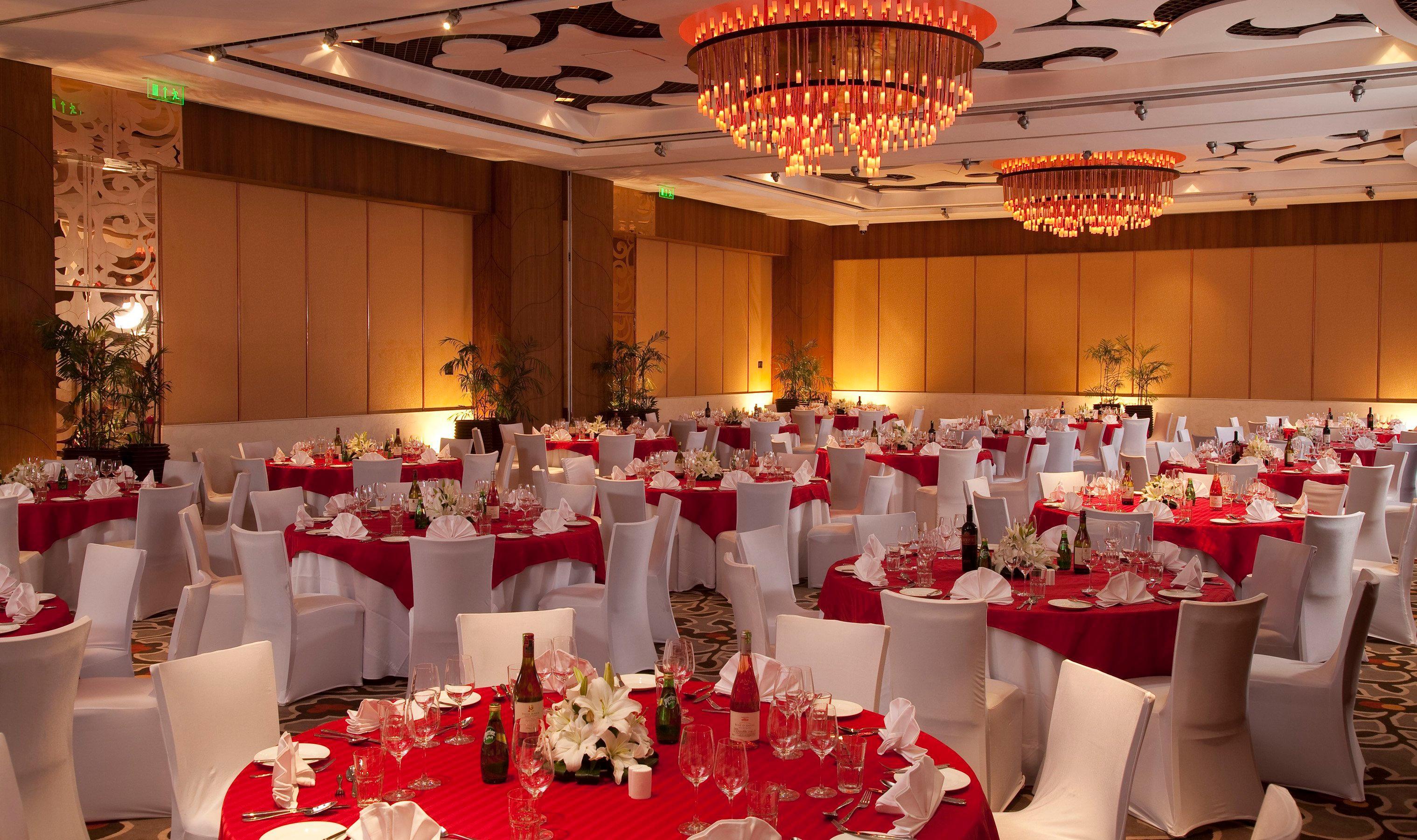 Hotel Crowne Plaza New Delhi Okhla By Ihg Esterno foto A banquet hall